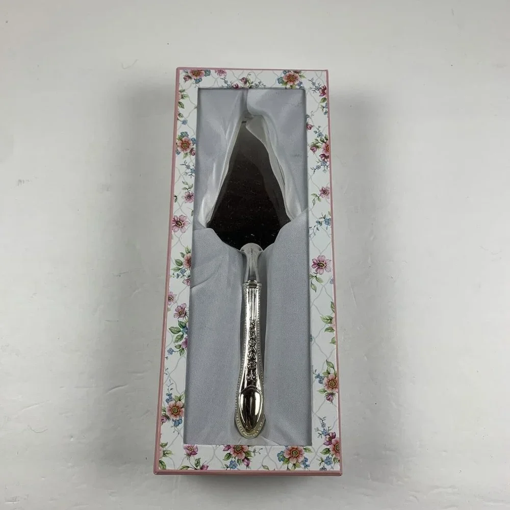 Grace's‎ Teaware Silverplate Westwood Linear Pattern Cake Server Floral 6154
